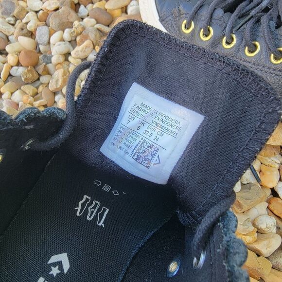 Converse - Womens Shoes - SIZE 7 - Picture 9 of 9